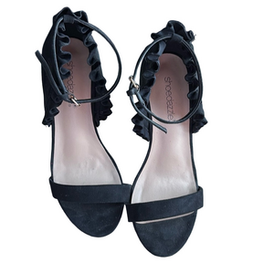 Shoedazzle black velvet like frilled sandels